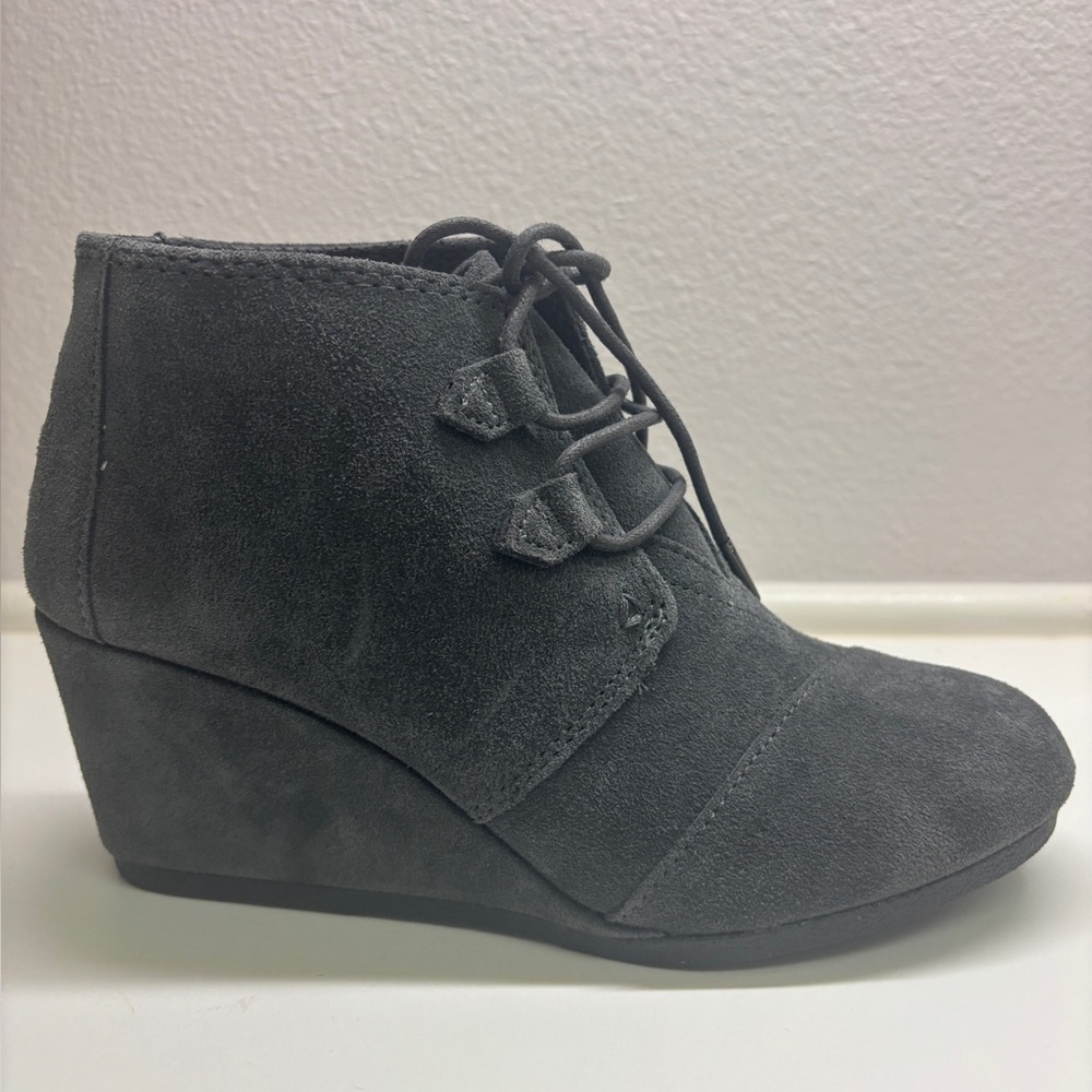 Toms Women's Kala Suede Wedge Bootie Size 7.5